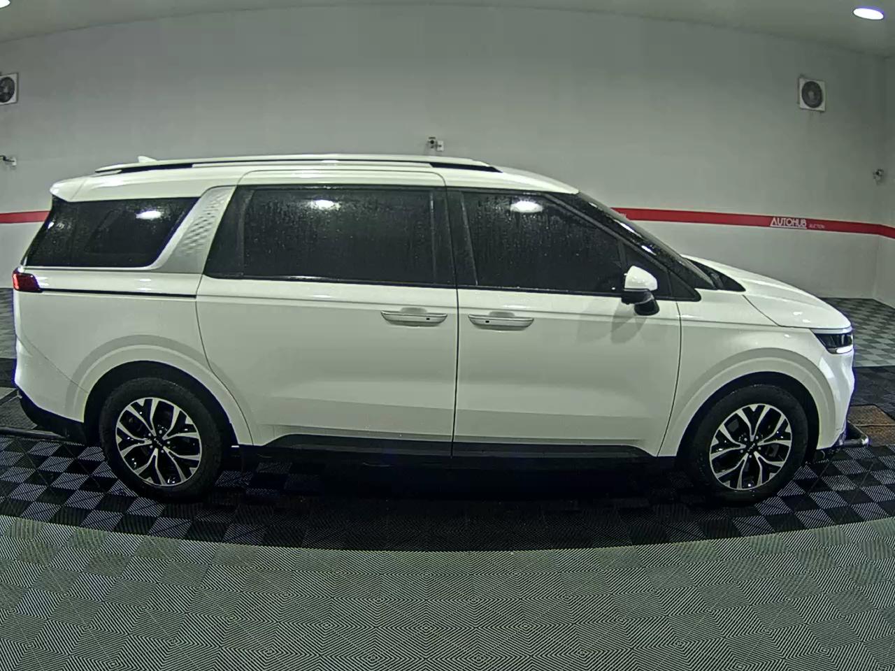 2022 - kia carnival