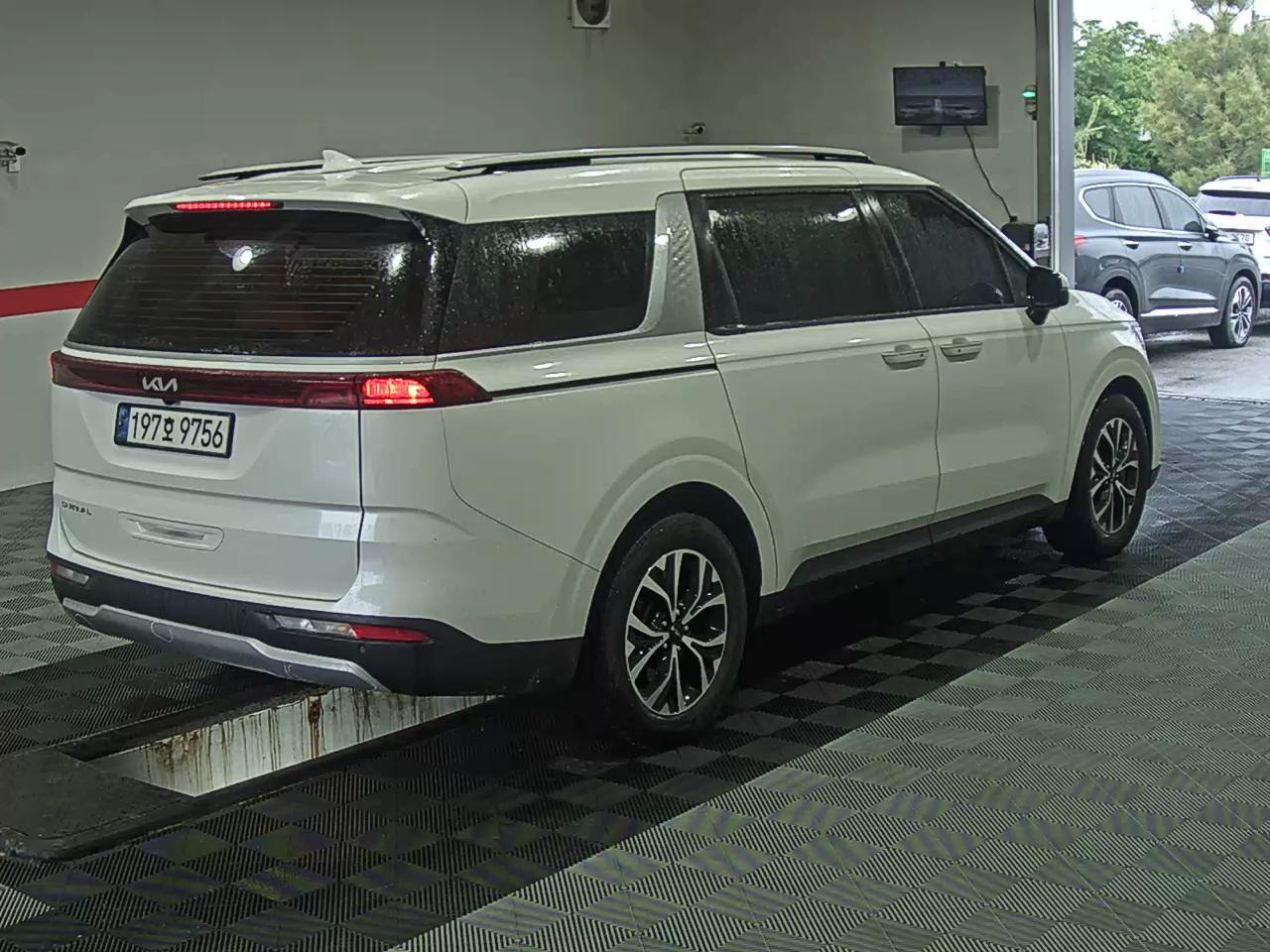 2022 - kia carnival
