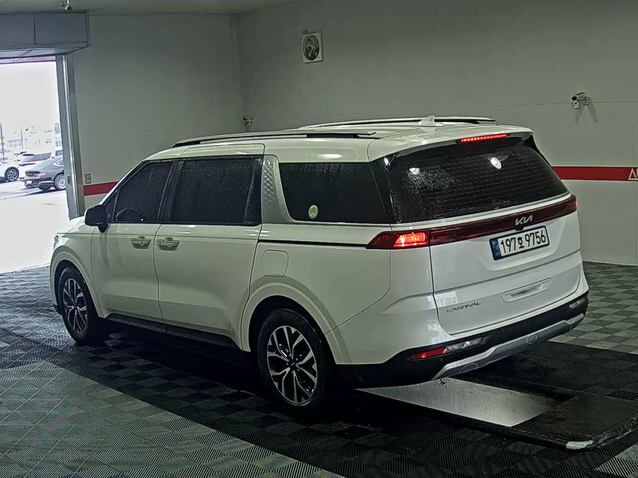 2022 - kia carnival