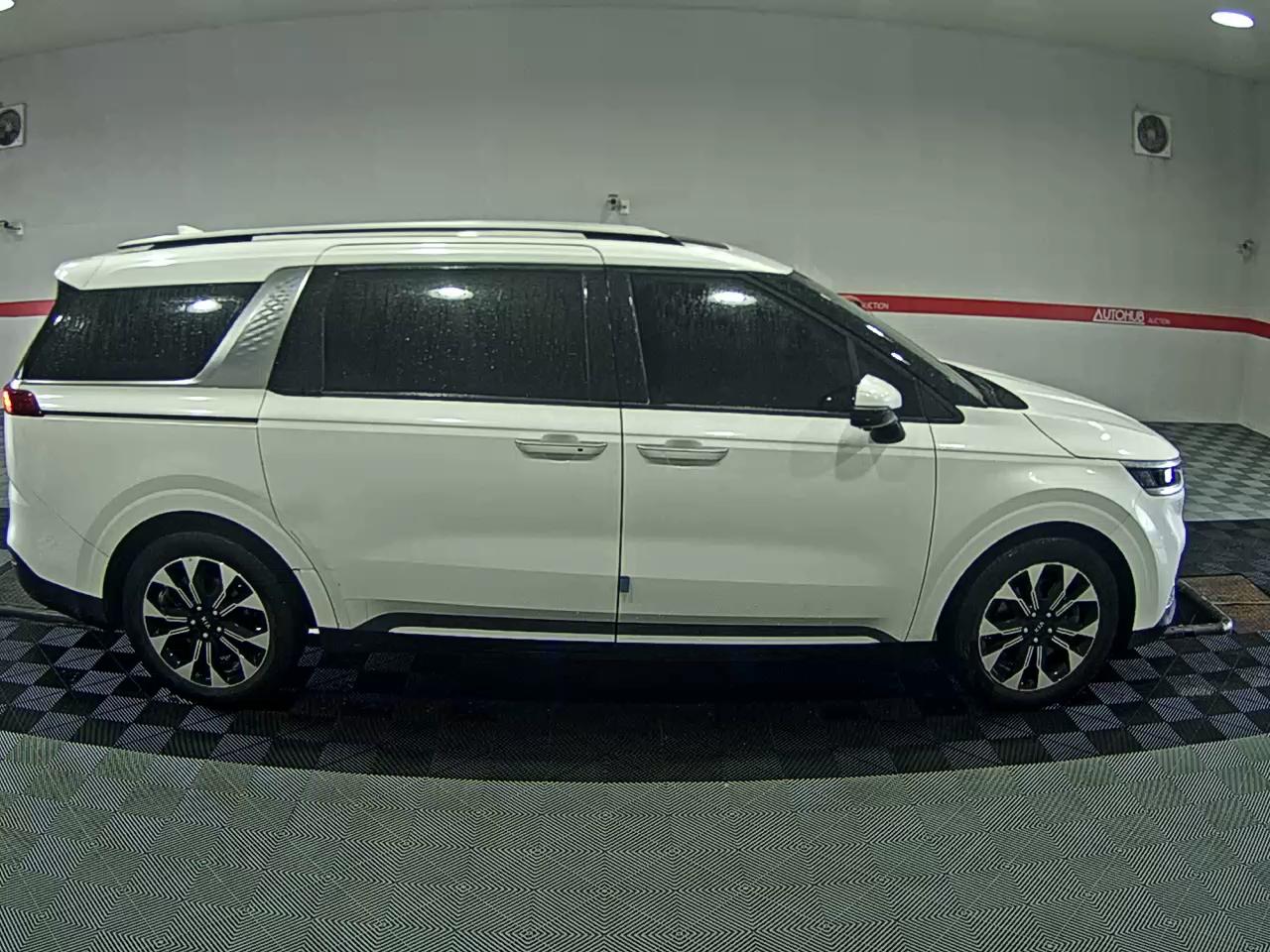 2021 - kia carnival