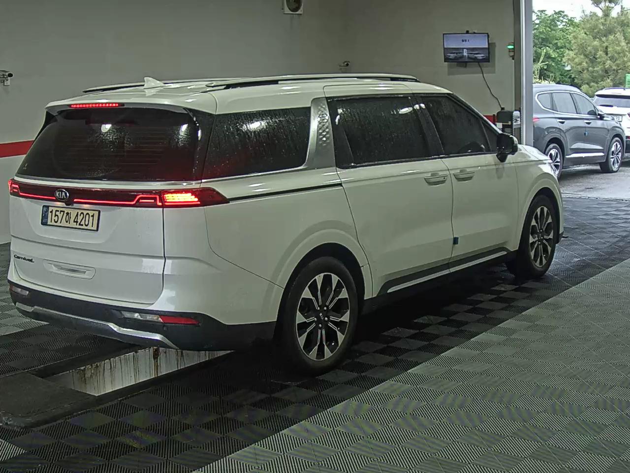 2021 - kia carnival