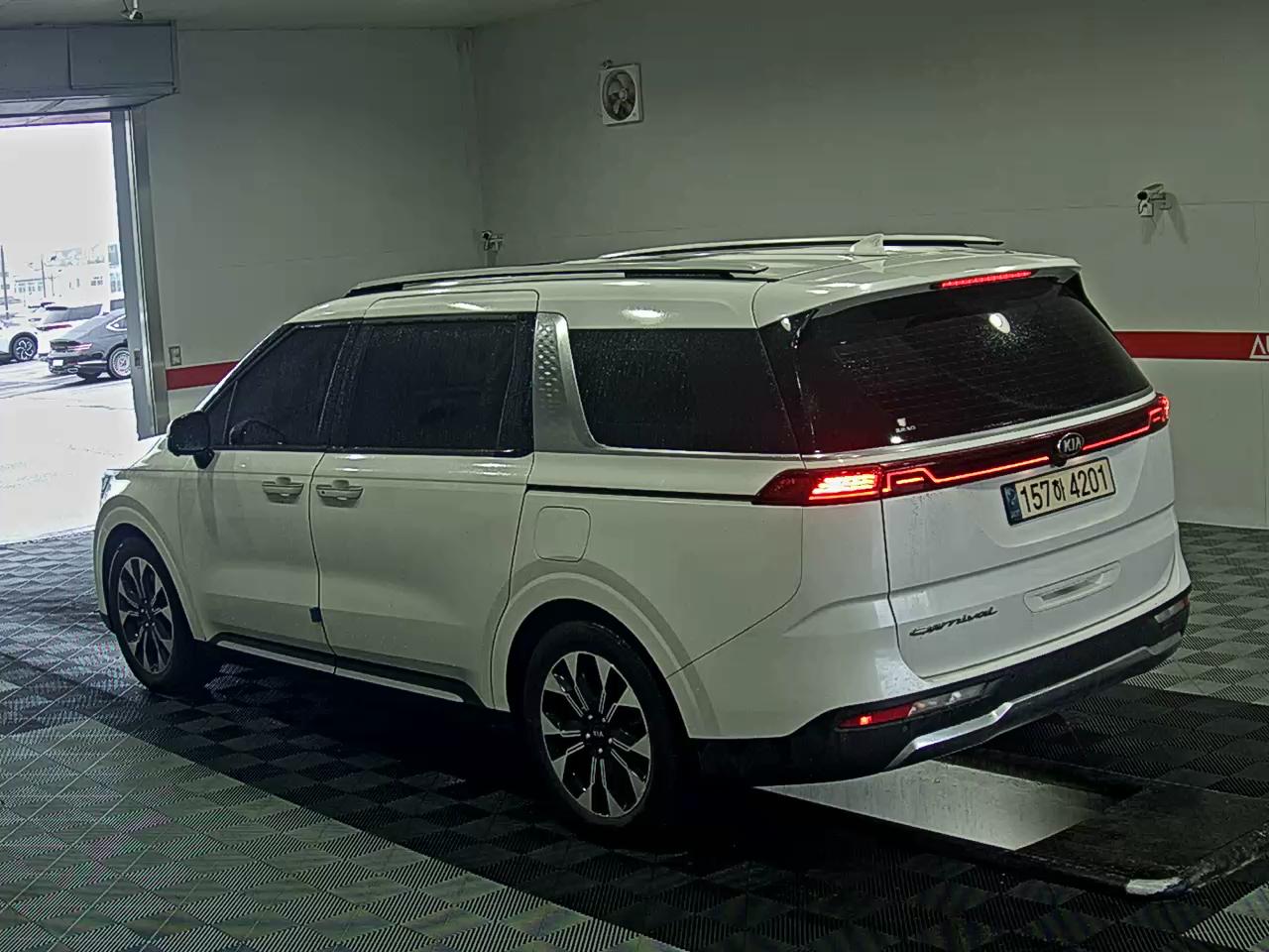 2021 - kia carnival