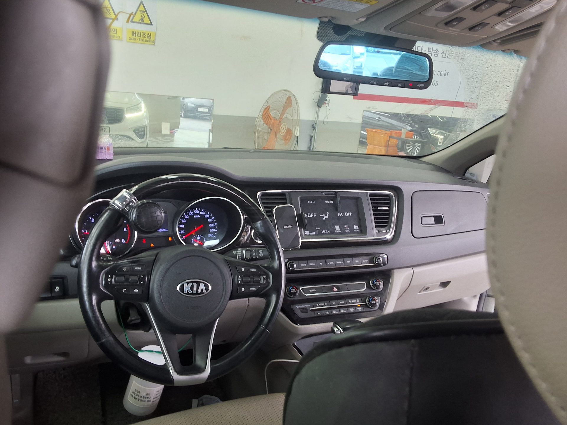 2019 - kia carnival