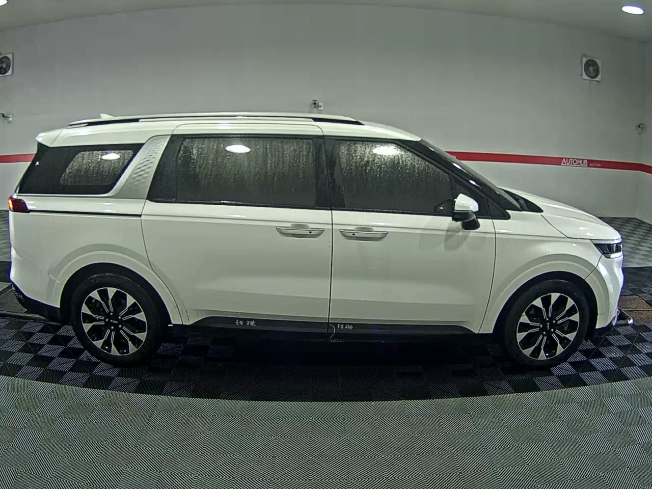 2022 - kia carnival