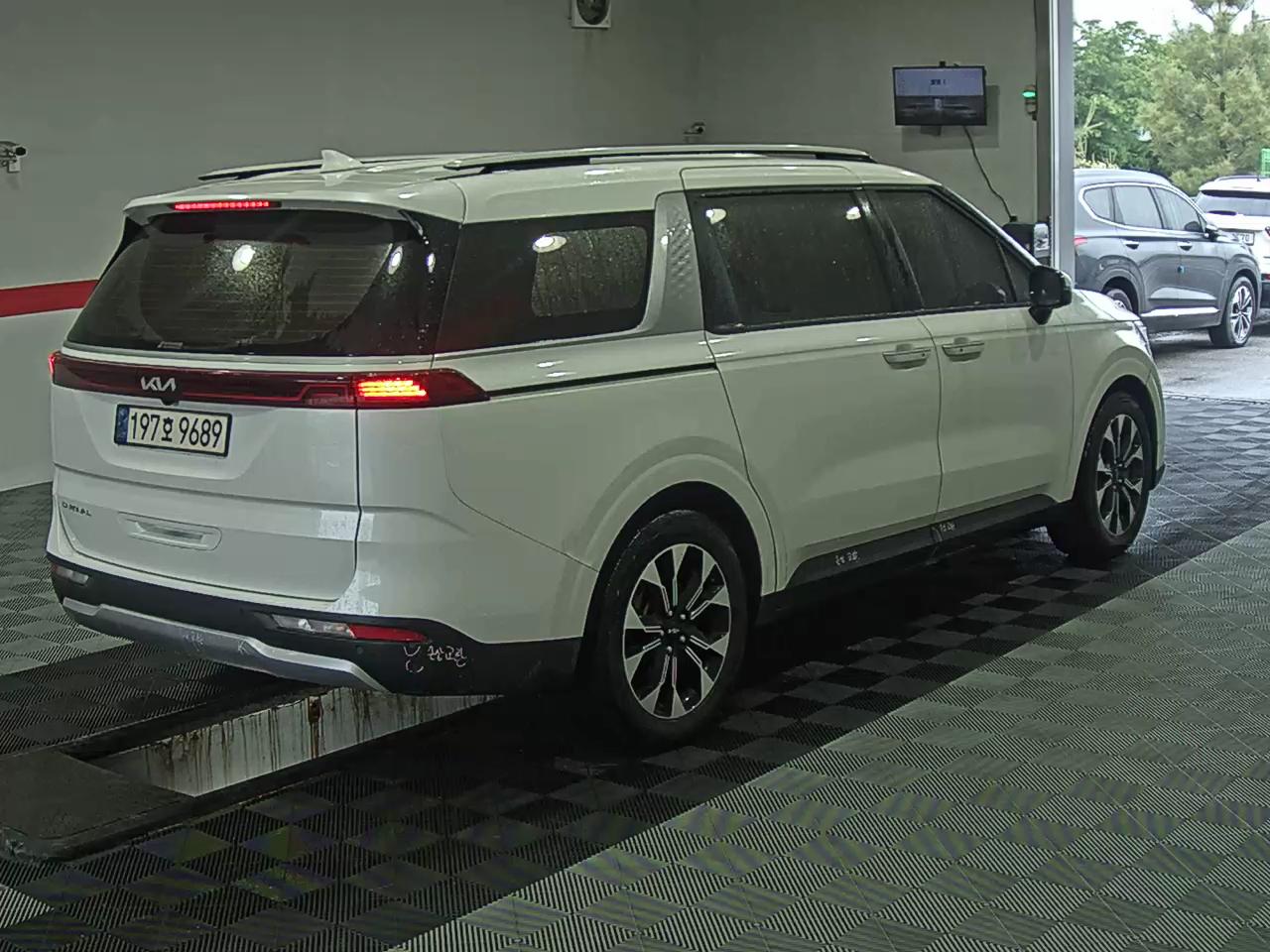 2022 - kia carnival