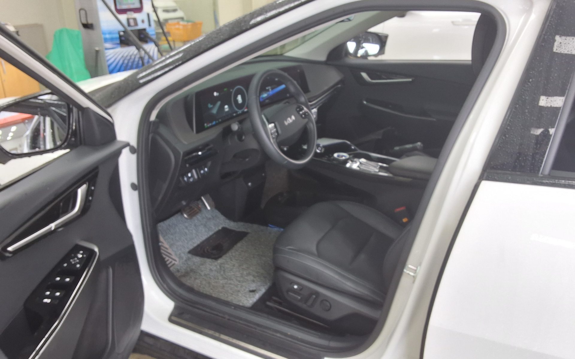 2023 - kia ev6