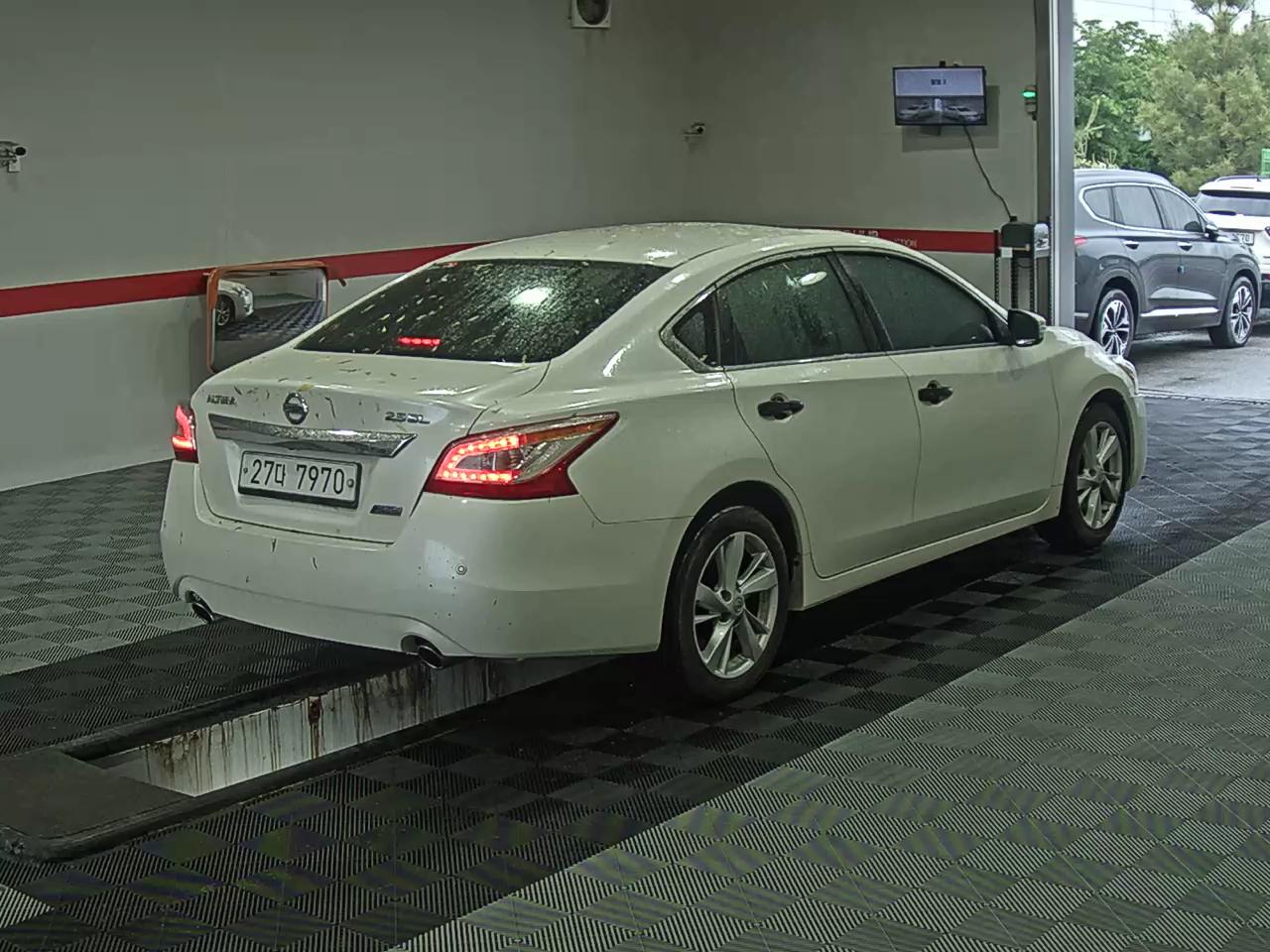 2014 - nissan altima