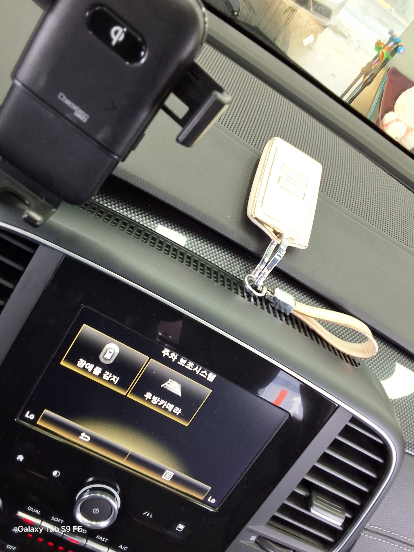 2016 - renault sm6