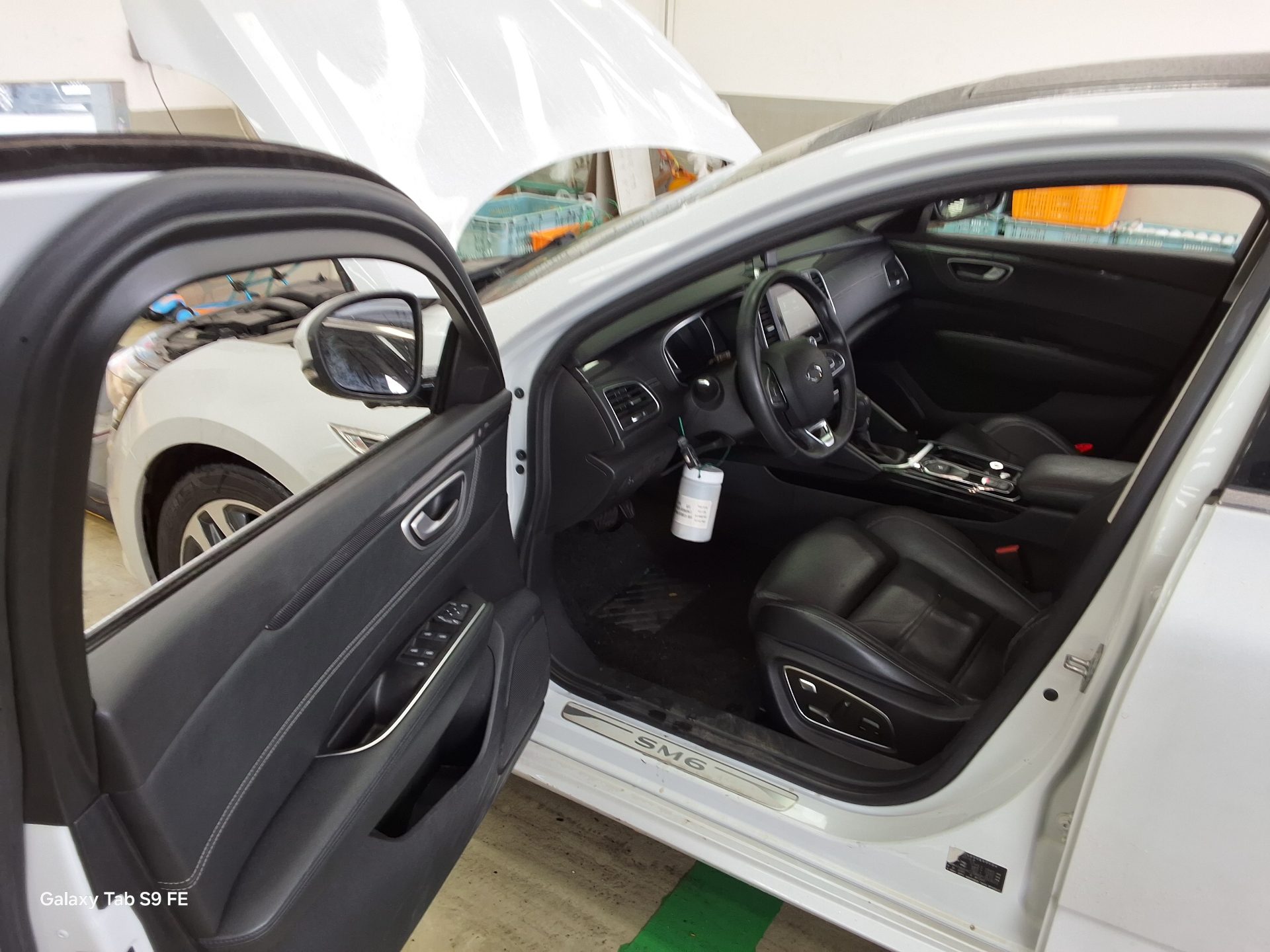 2016 - renault sm6