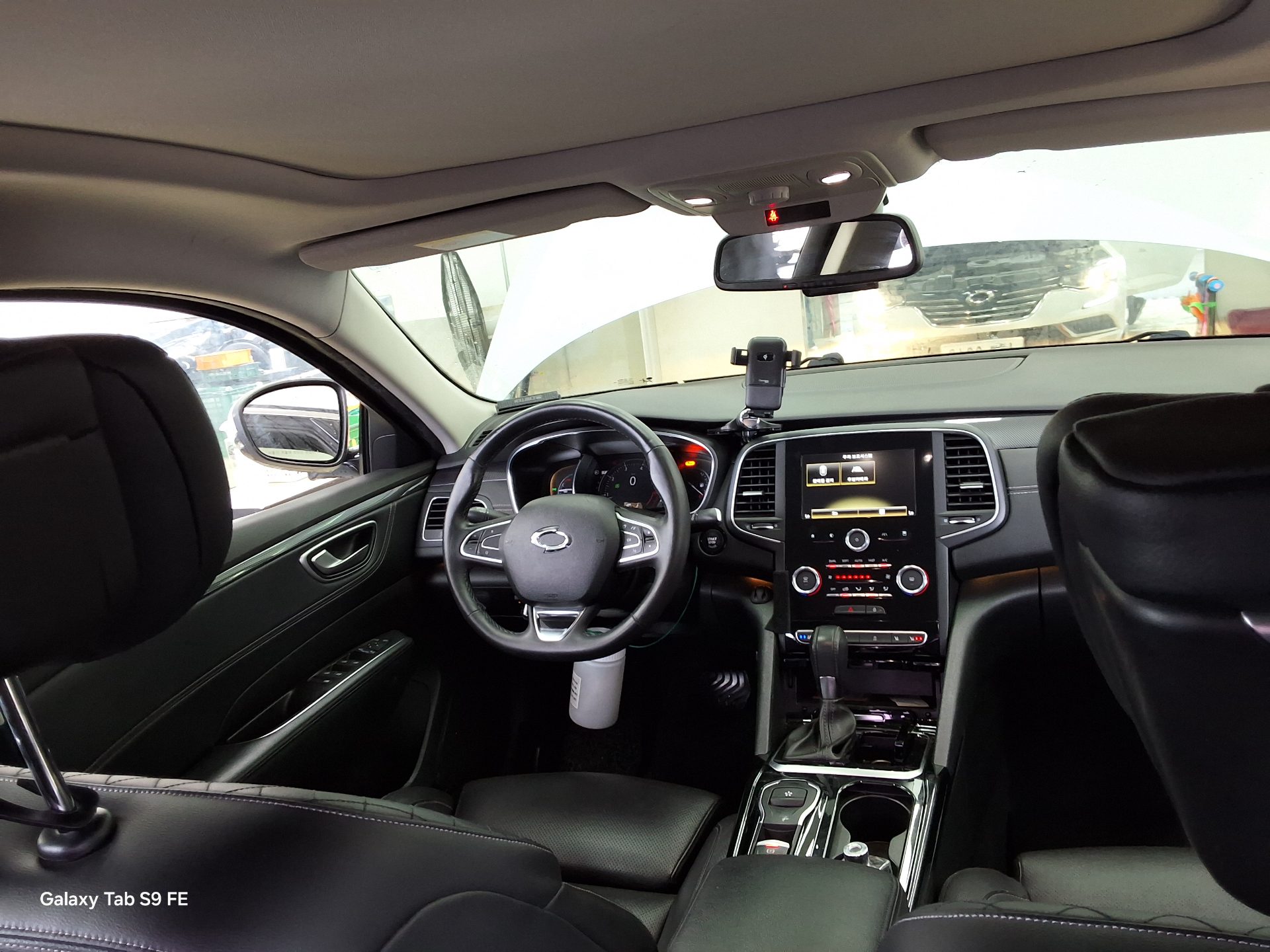 2016 - renault sm6
