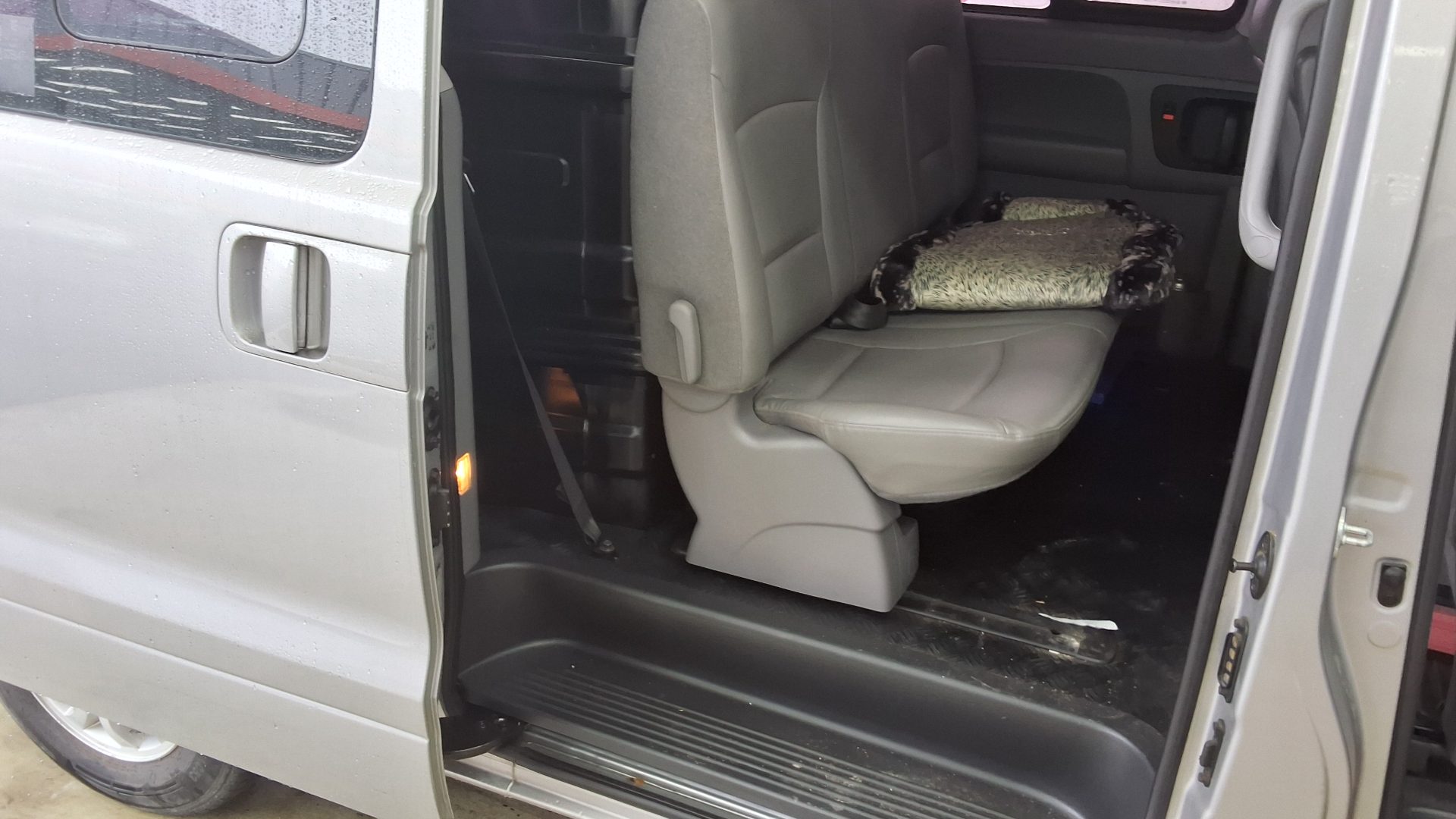 2014 - hyundai grand starex