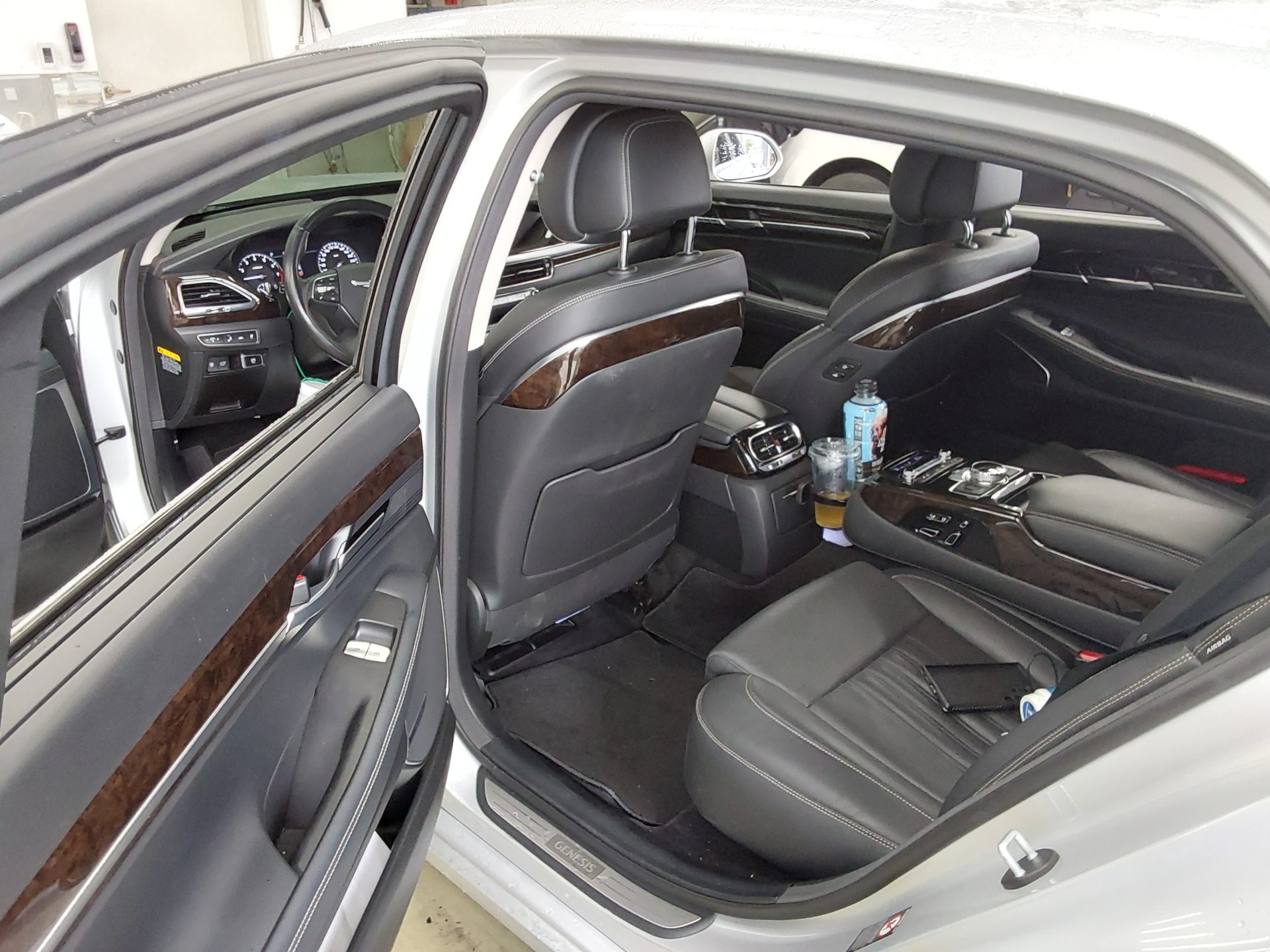 2019 - genesis g90