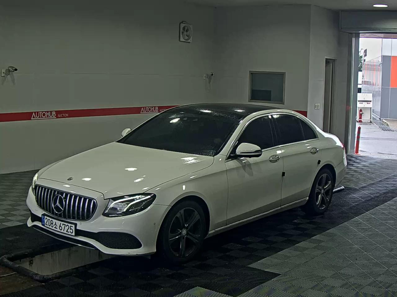 MERCEDES-BENZ CLASS (5TH GEN) E300 AVANTGARDE