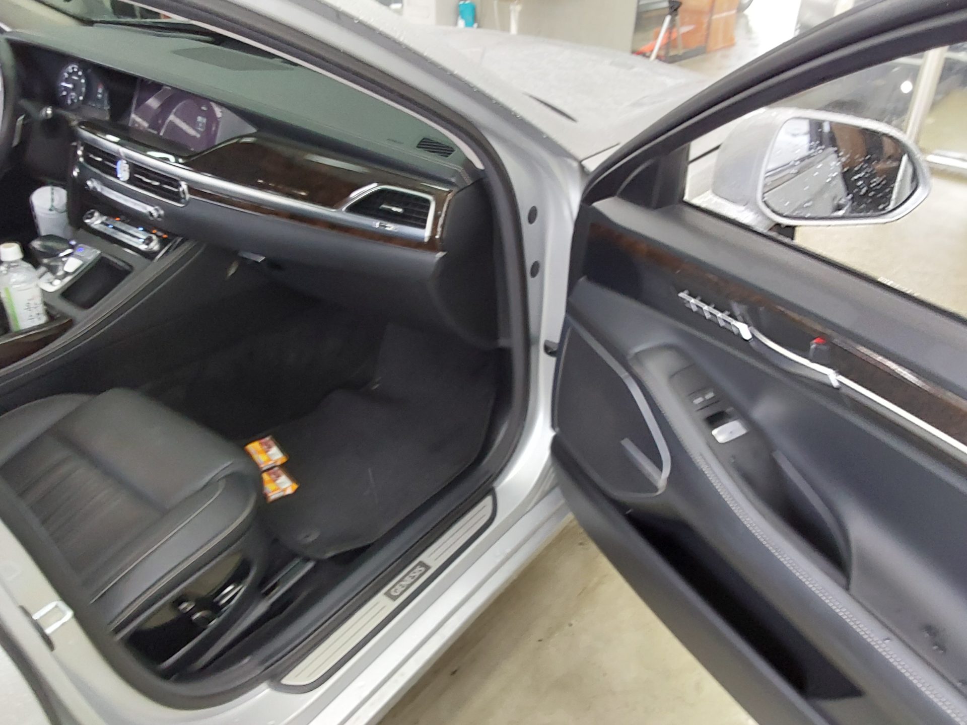 2019 - genesis g90