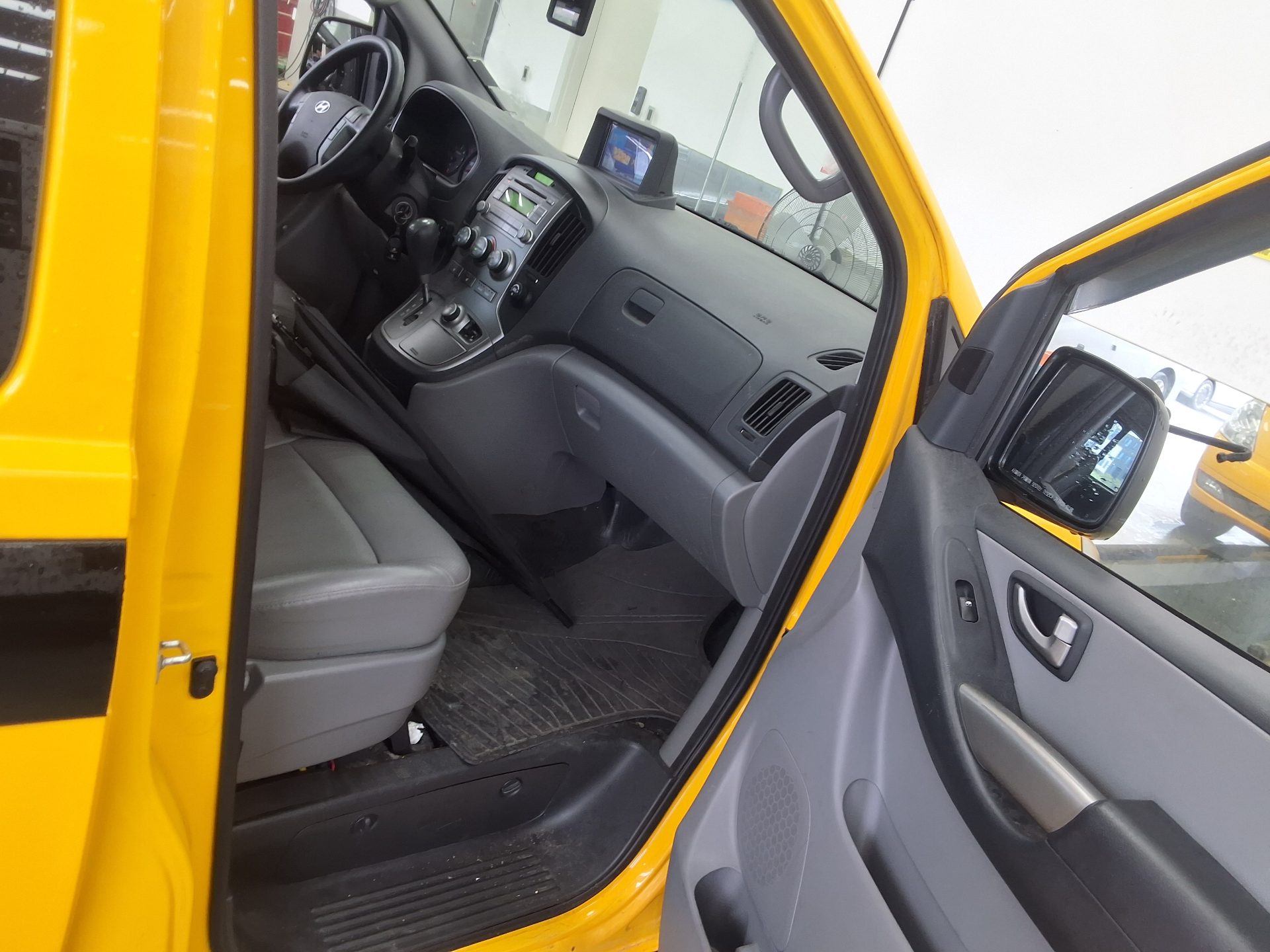 2015 - hyundai grand starex