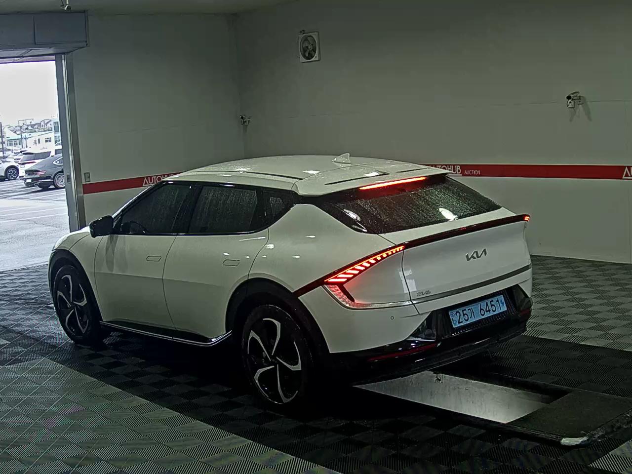 2023 - kia ev6