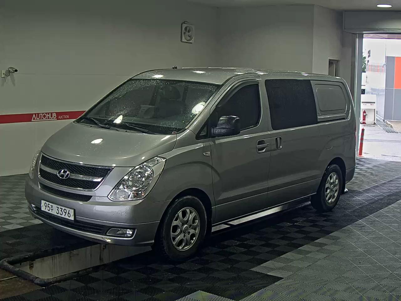 HYUNDAI GRAND STAREX CVX