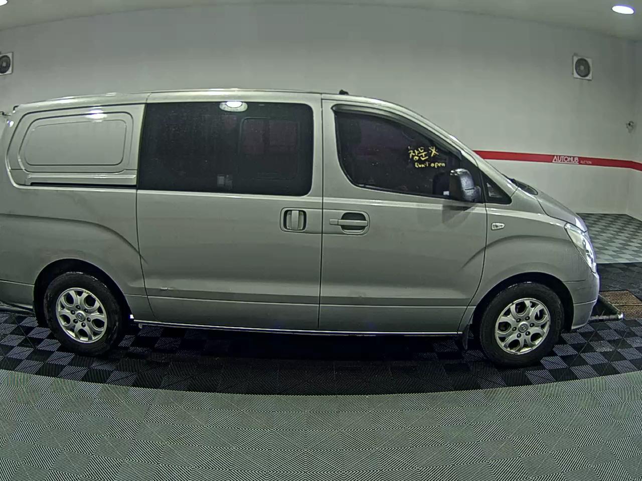 2014 - hyundai grand starex
