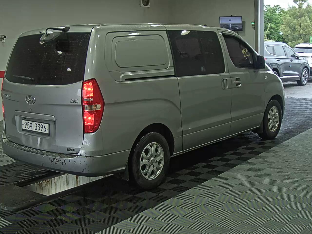 2014 - hyundai grand starex