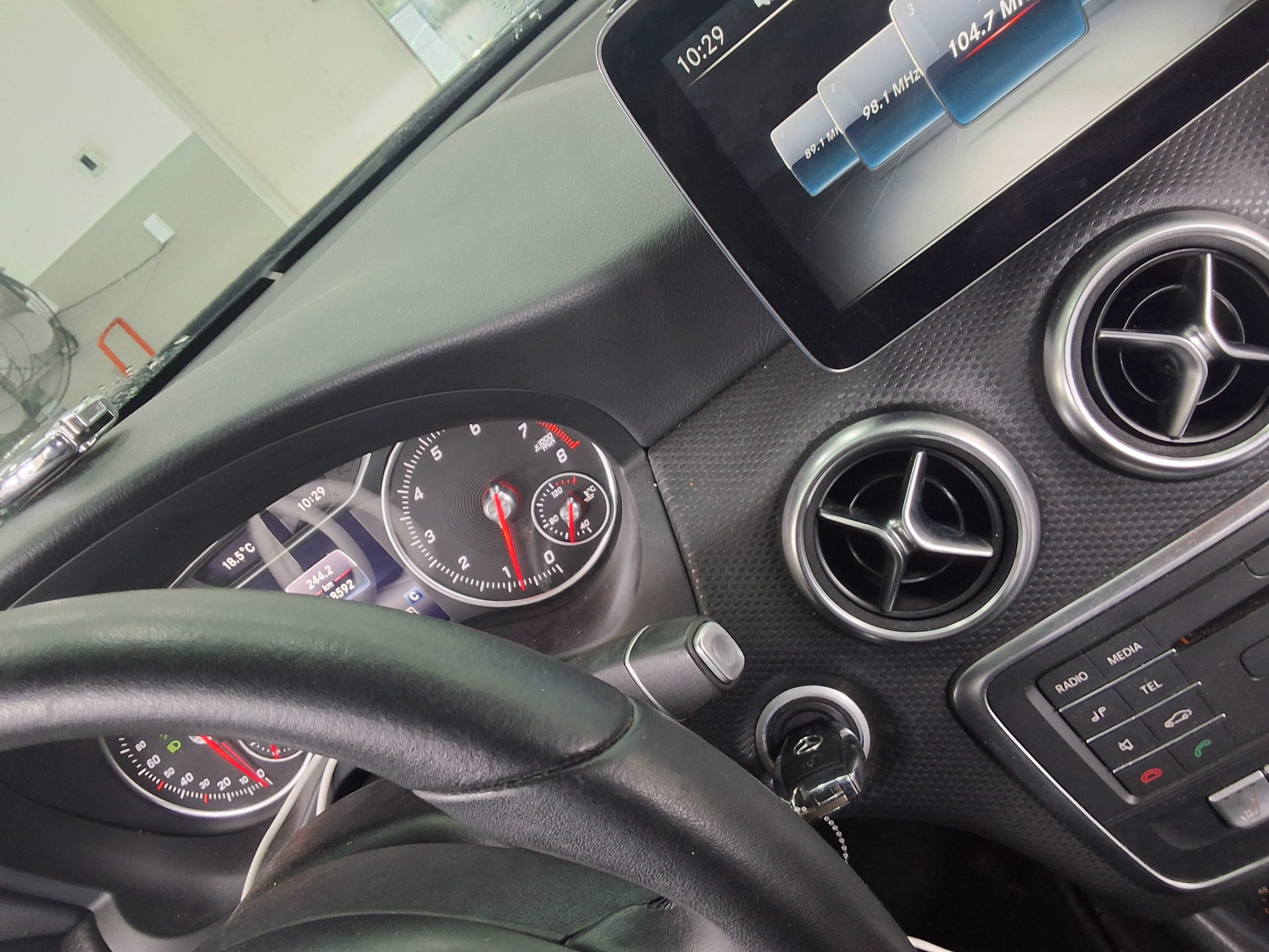 2017 - mercedes-benz a200