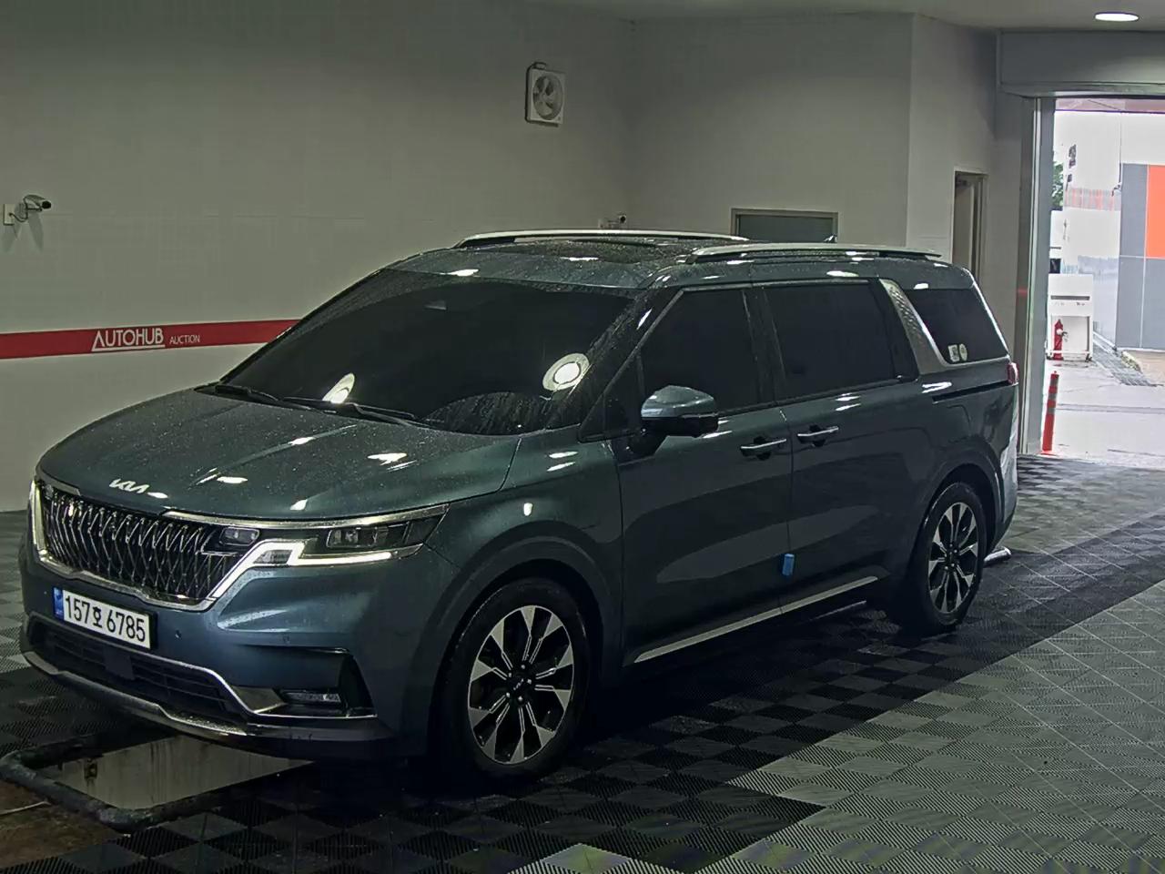 2023 - kia carnival