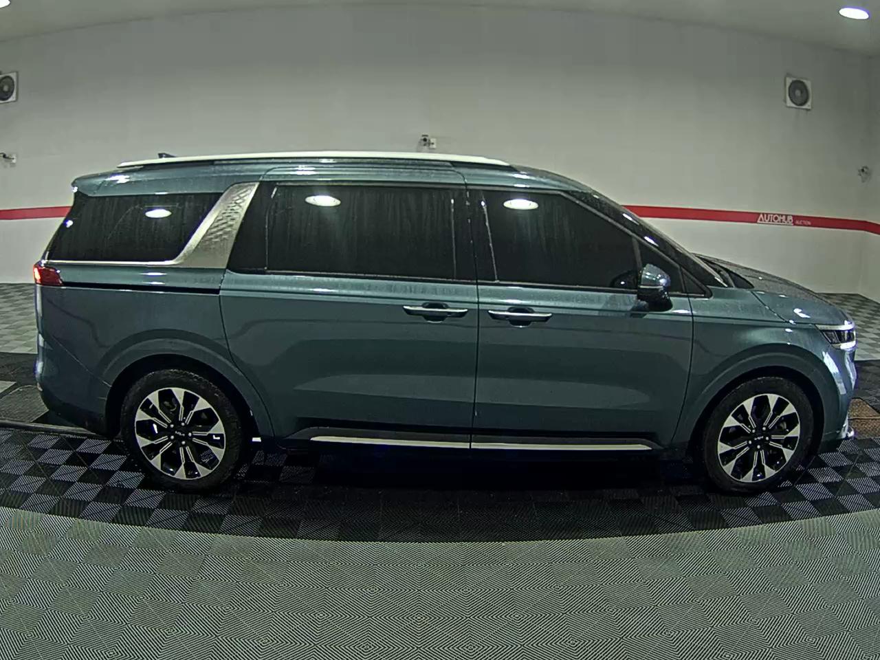 2023 - kia carnival