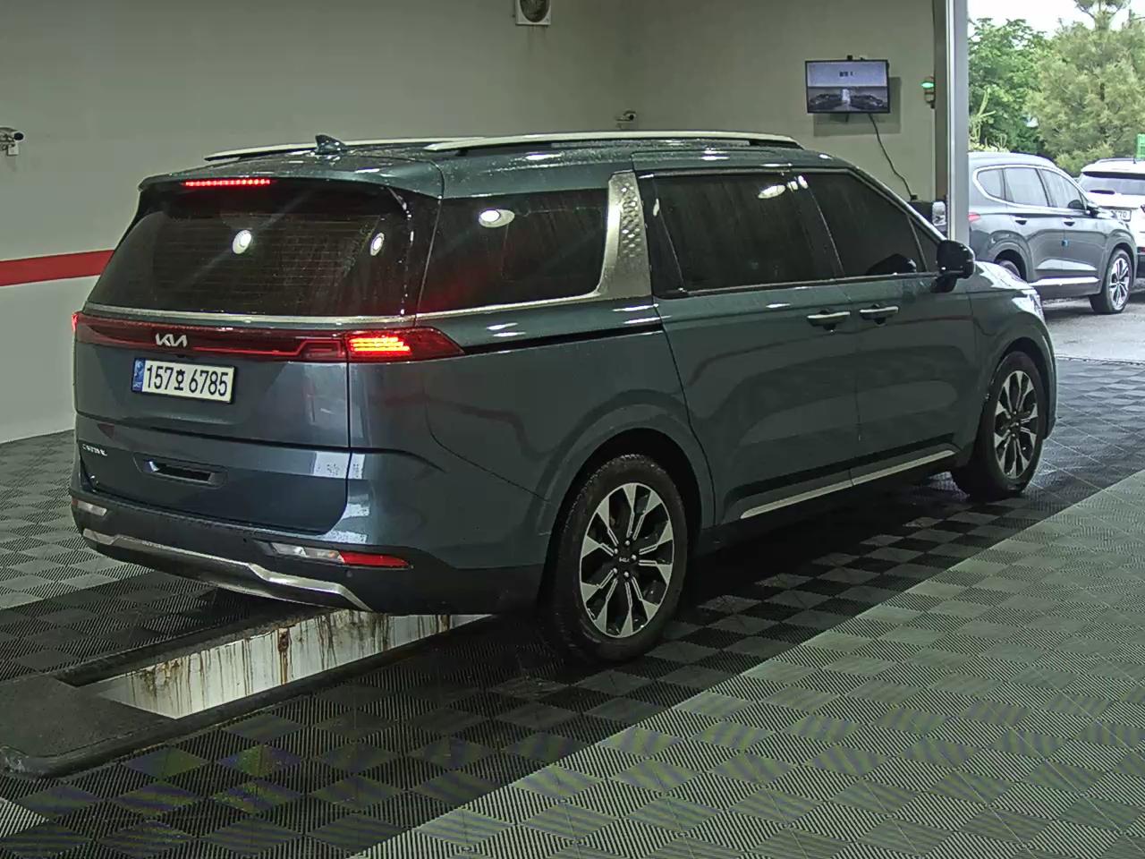 2023 - kia carnival