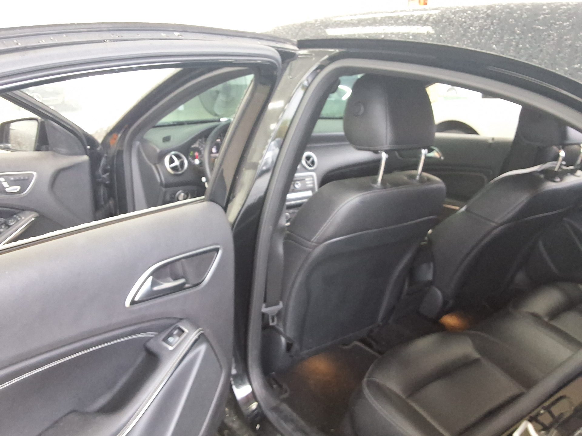 2017 - mercedes-benz a200
