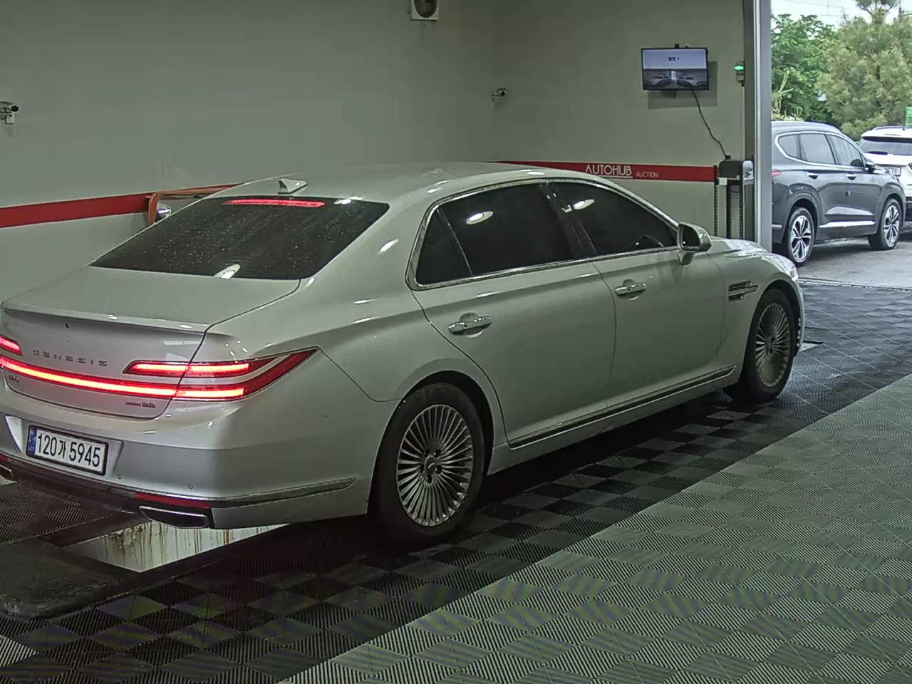 2019 - genesis g90