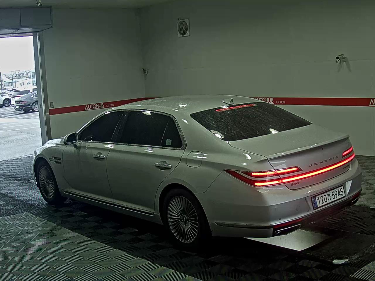 2019 - genesis g90