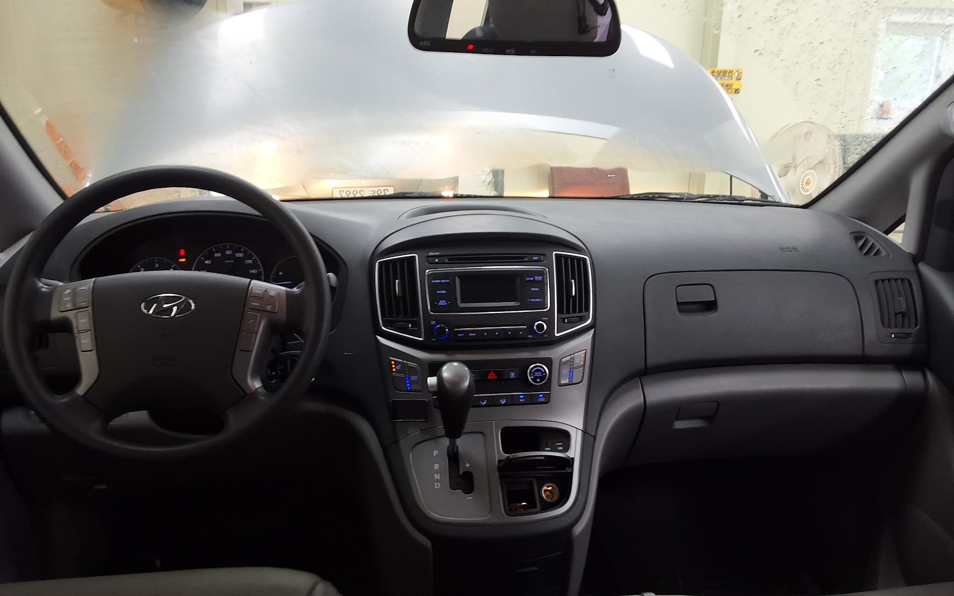 2018 - hyundai grand starex