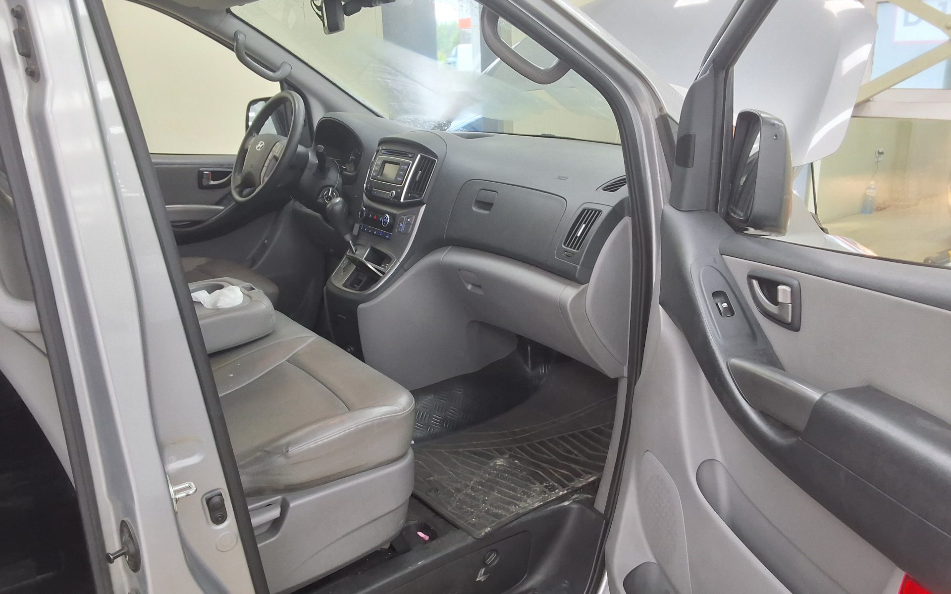 2018 - hyundai grand starex