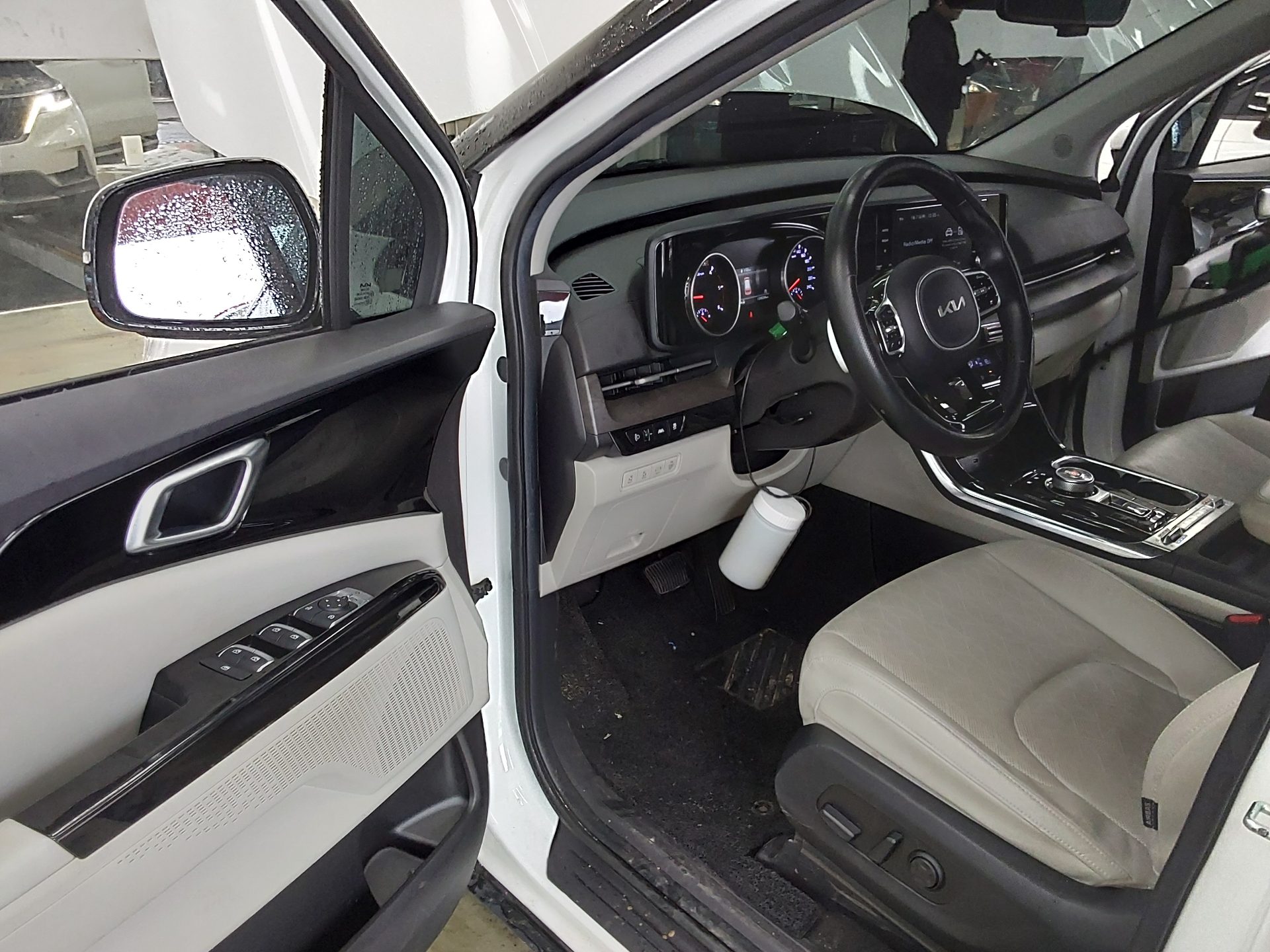 2022 - kia carnival
