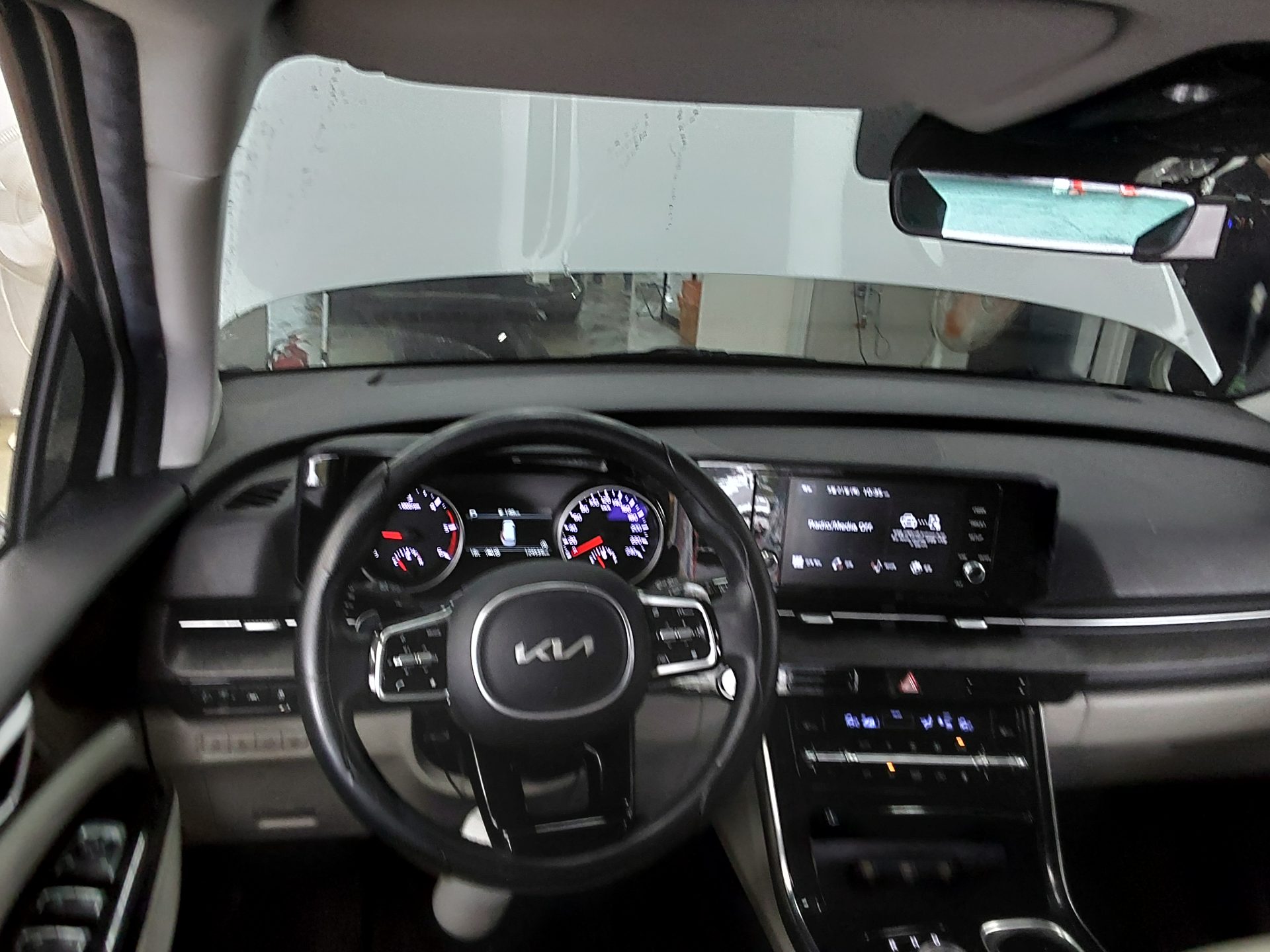 2022 - kia carnival