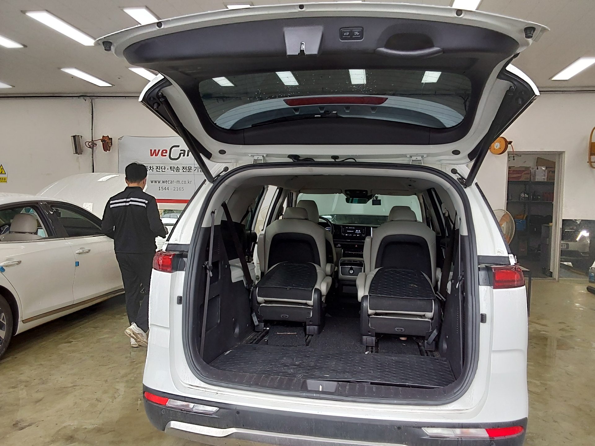 2022 - kia carnival