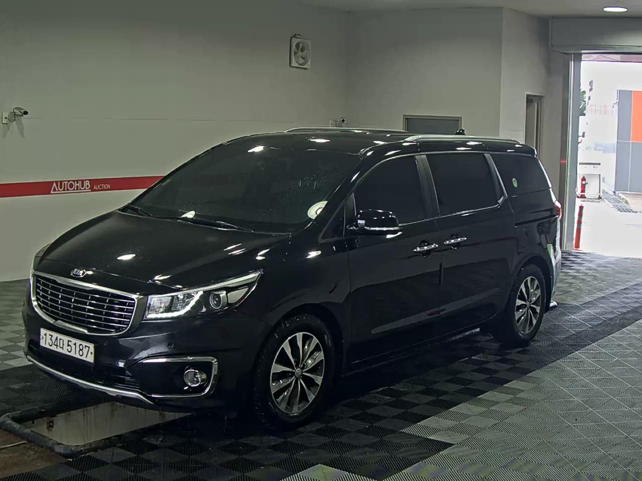 KIA CARNIVAL