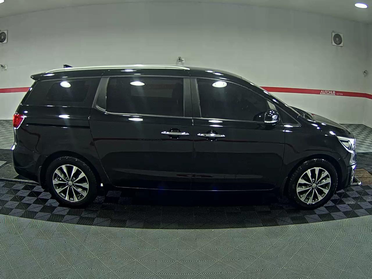 2018 - kia carnival