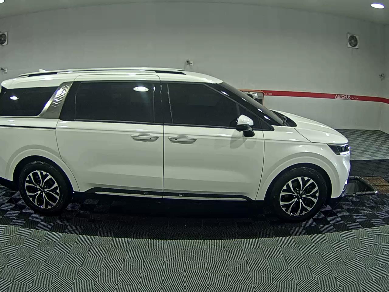 2022 - kia carnival
