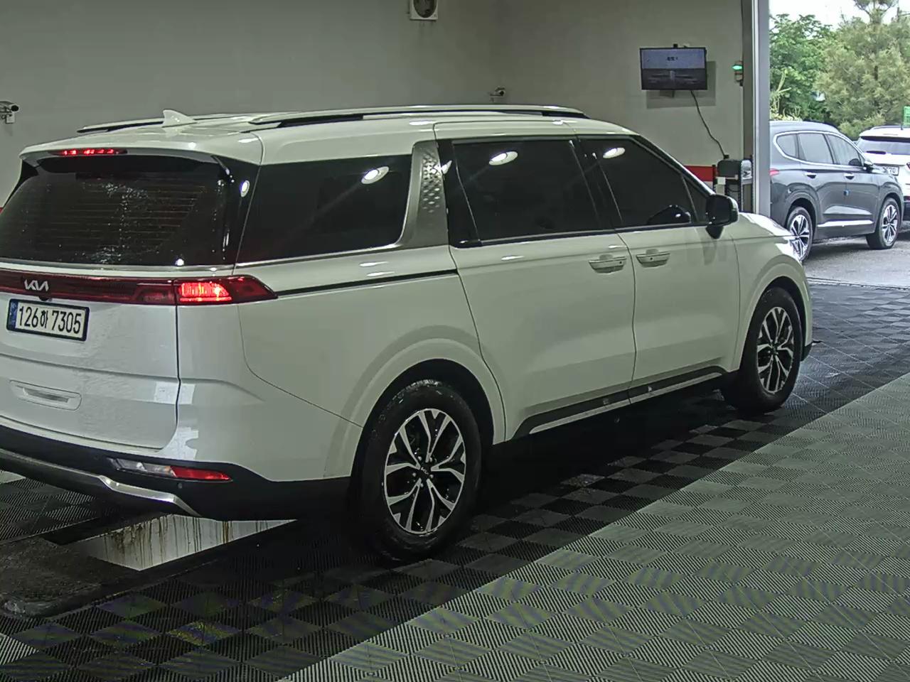 2022 - kia carnival