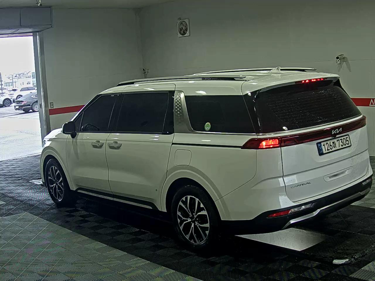 2022 - kia carnival