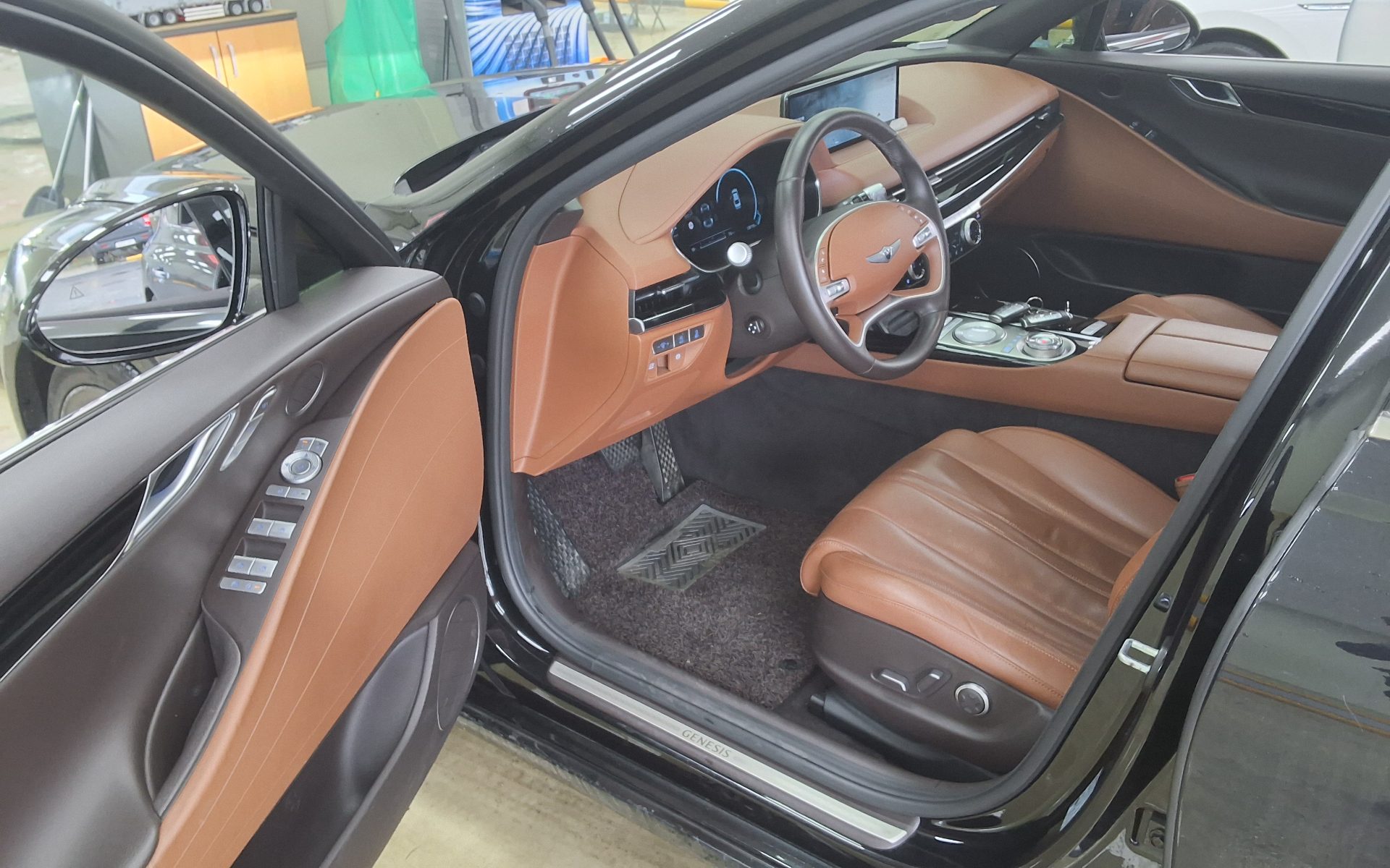 2022 - genesis g80