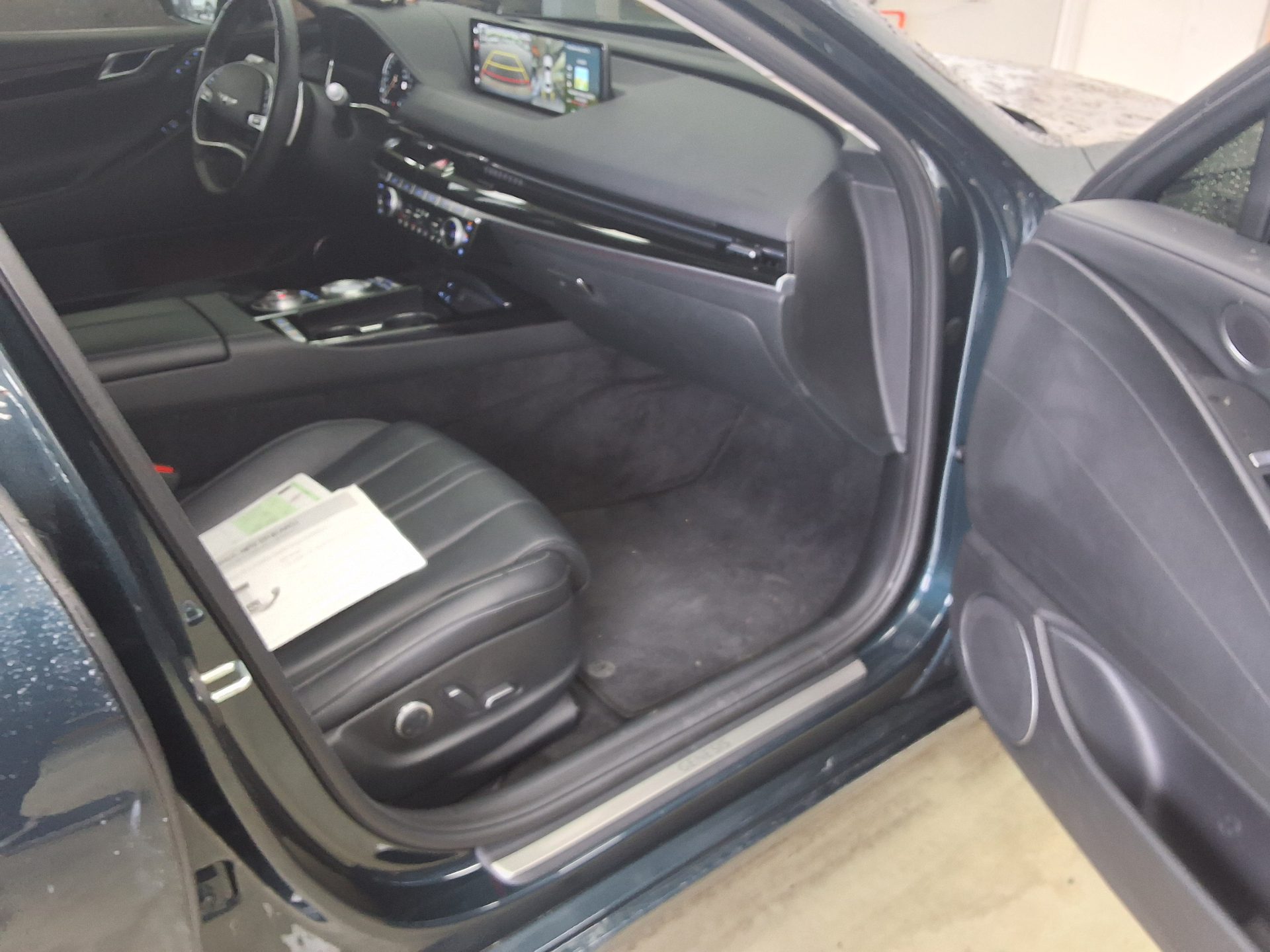 2022 - genesis g80
