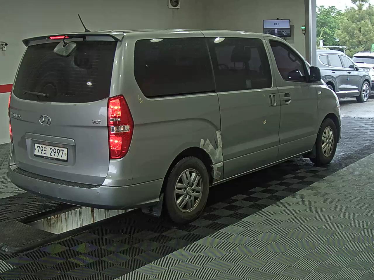 2018 - hyundai grand starex