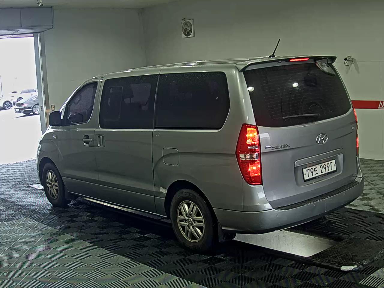 2018 - hyundai grand starex