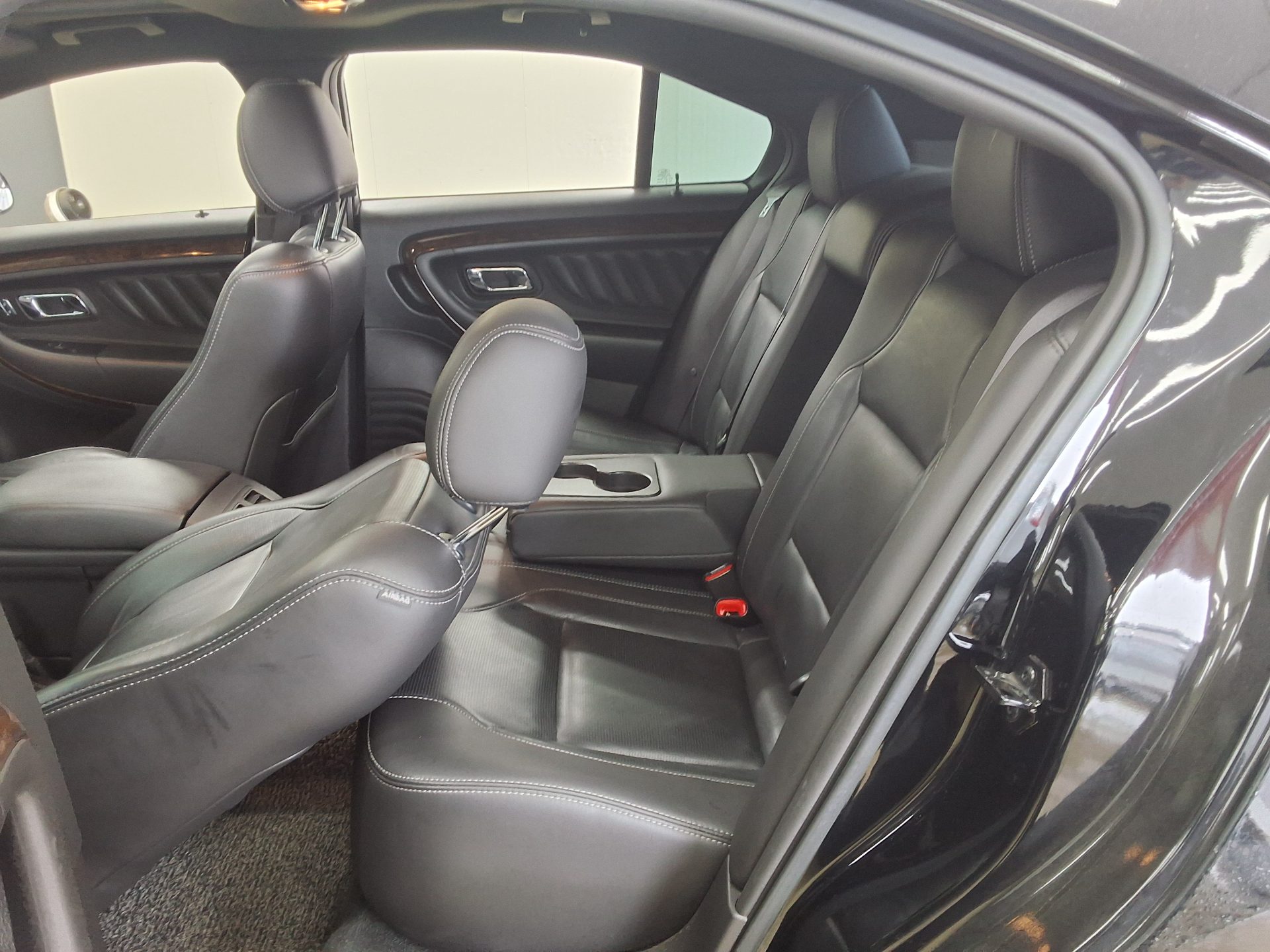 2017 - ford taurus