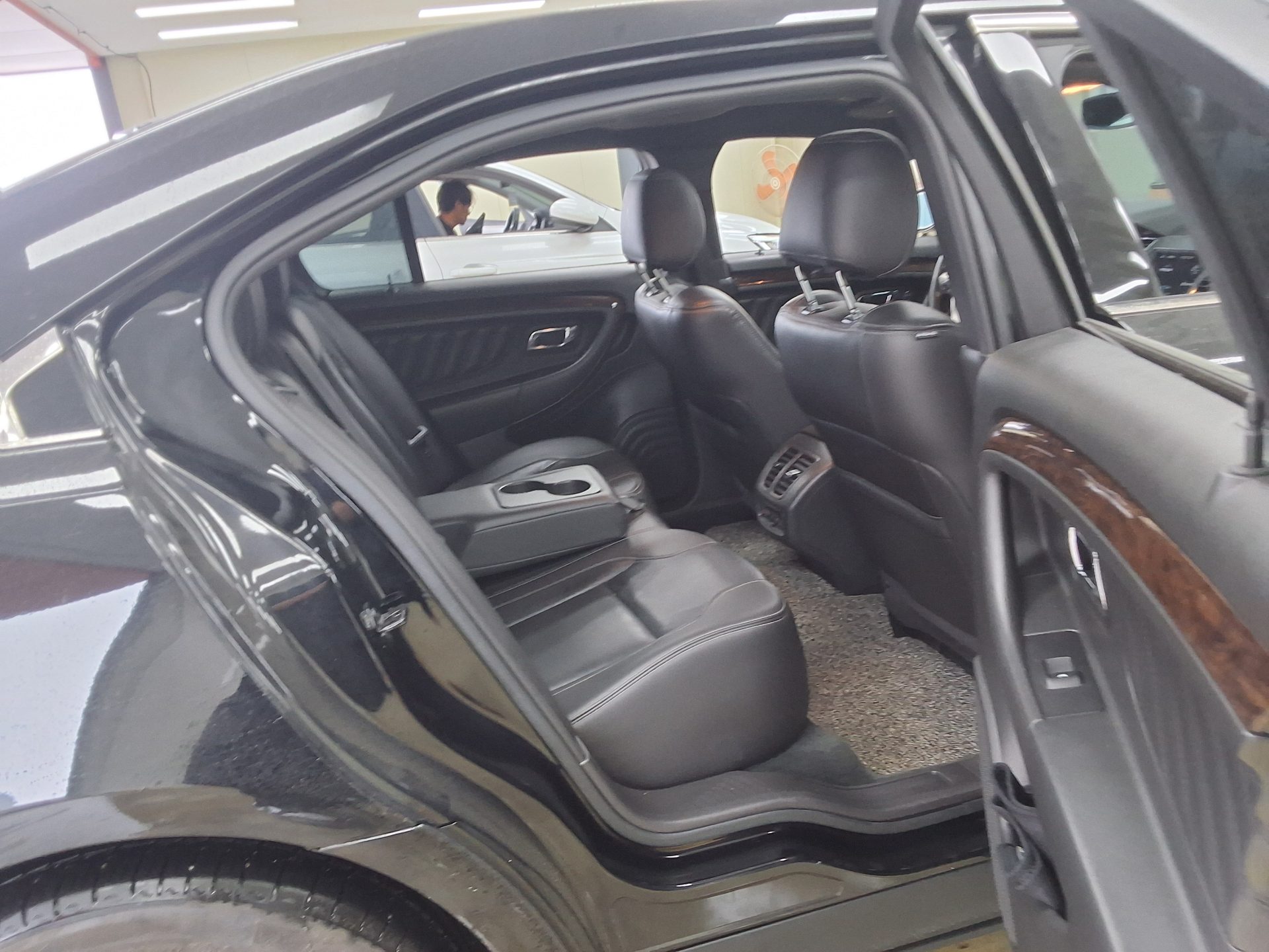 2017 - ford taurus