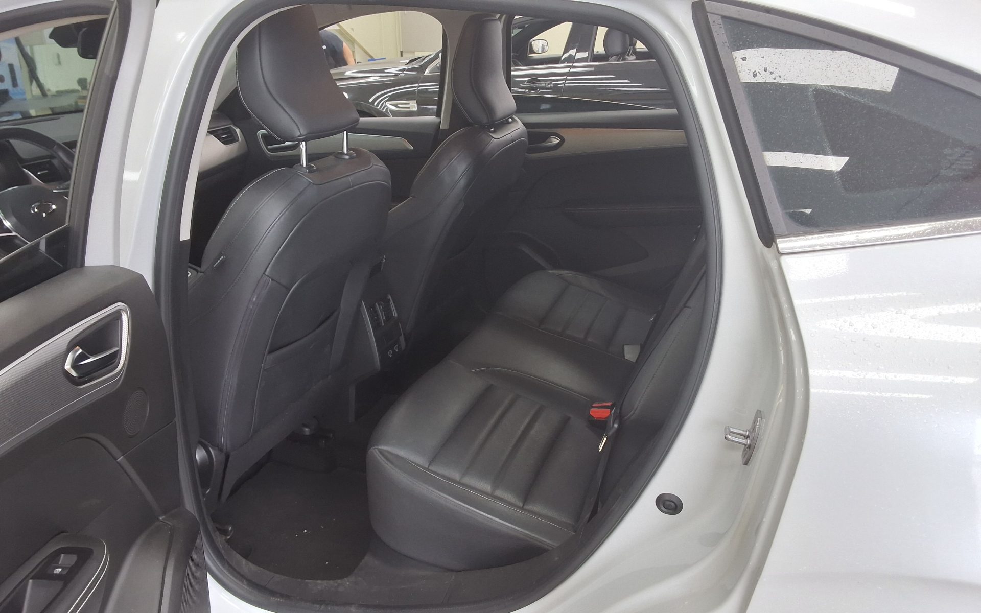 2023 - renault xm3
