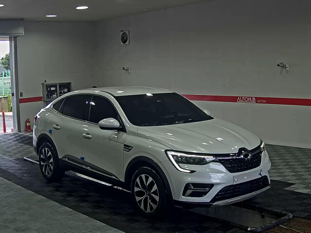 2023 - renault xm3