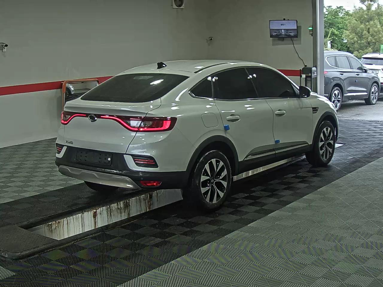 2023 - renault xm3