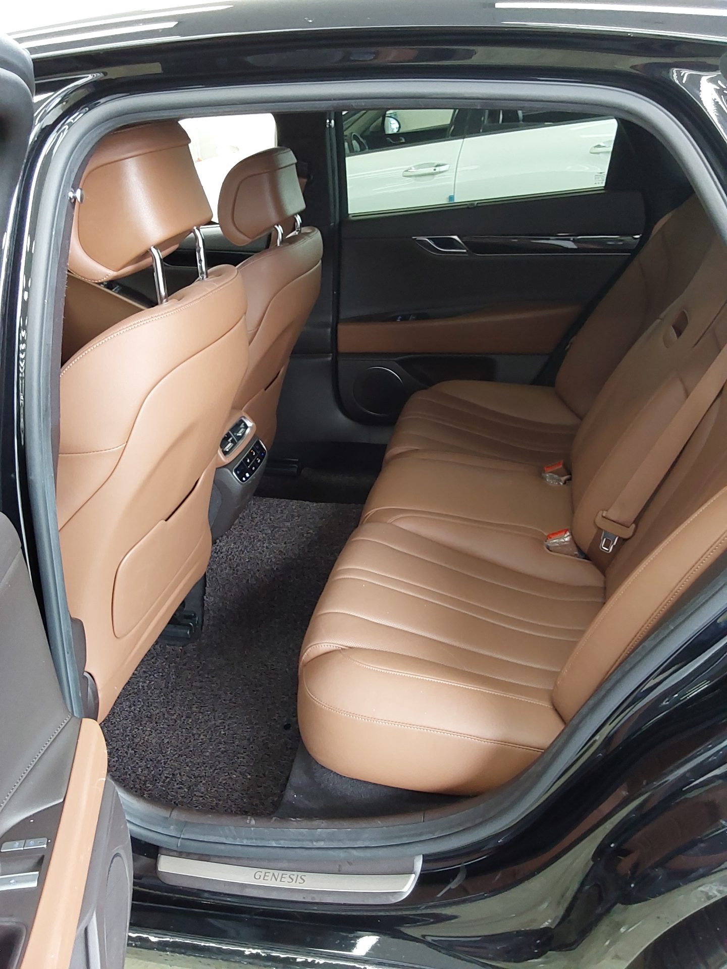 2022 - genesis g80
